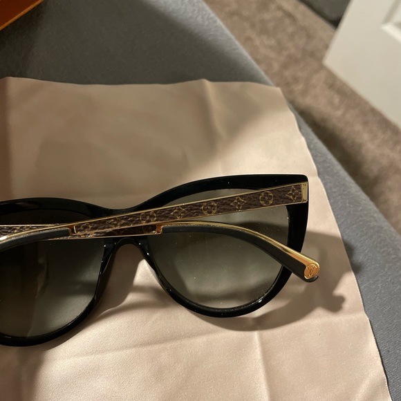 SOLD - Picture 6 of 8